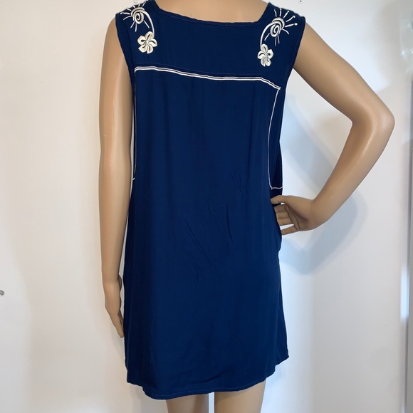 Escapada Embroided Foral Dress - Picture 3 of 8